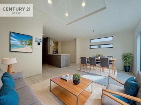 ���r���O�@�Ƌ��CG�p�[�X�ł��B�J�����̂���L�XLDK�I�\�t�@�[��_�C�j���O�e�[�u����u���Ă������ɂȂ�Ȃ��̂ŉ��K�ɉ߂����܂��I�R�~���j�P�[�V���������₷�����r���O�ł��I