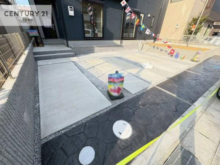 ���ԏ�@���ԃX�y�[�X��2�䕪����܂��I�Z�J���h�J�[�͂������A�o�C�N�⎩�]�ԂȂǂ��u���ꏊ�ɍ���܂���B