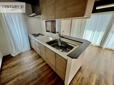 �L�b�`���@������̂���L�b�`���́A��炵�ɂ�Ƃ�������炷�������d�l�B
�����Ƀj�I�C��������ɂ����A���K�ȏZ����ۂĂ܂��B