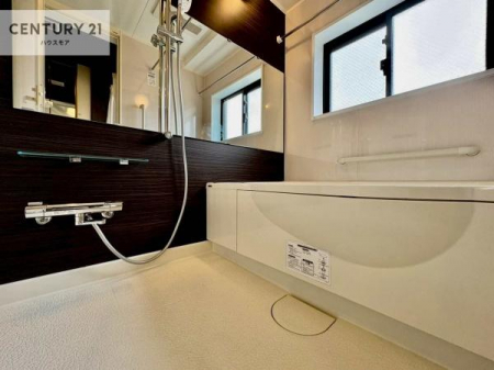 �����@���̂��闁���ŁA���C��������ɂ������C���X���[�Y�B��������ۂ��₷���A�p�����Ȃ�ł͂̊������d�l�ł��B
���݊��̂��郏�C�h�~���[���A�㎿�ȋ�Ԃ����o���܂��B