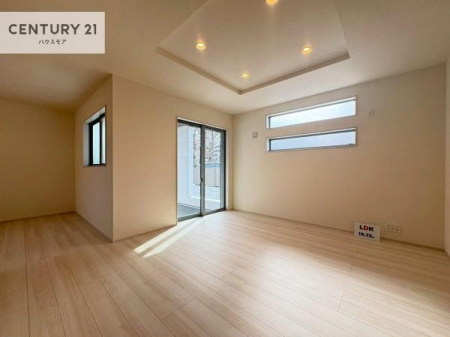 ���r���O�@�傫�ȑ����炽���Ղ�̗z���������閾�邢���r���O�B�J�����̂��郊�r���O�ŉƑ��c���̂��났�̎��Ԃ��߂����܂��I