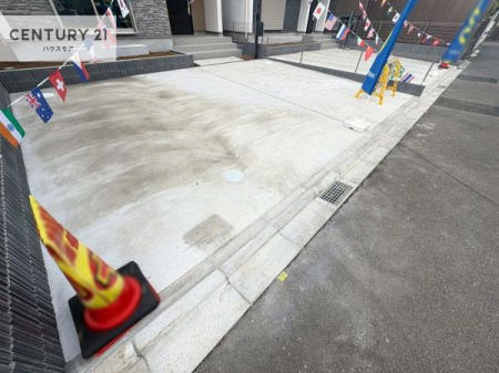 ���ԏ�@���ԃX�y�[�X��2�䕪����܂��I�Z�J���h�J�[�͂������A�o�C�N�⎩�]�ԂȂǂ��u���ꏊ�ɍ���܂���B