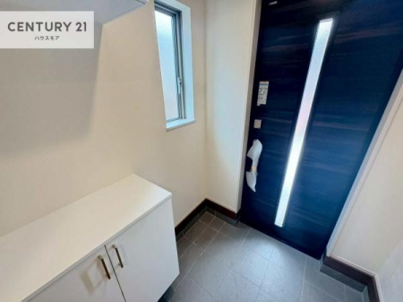 ���ց@�V���[�Y�{�b�N�X�t���Ȃ̂ŁA���ւ��Еt�����|�������₷���ł��I
�X�b�L���������ւŌ˂��J�����u�ԁA�������̂���S�n������Ԃ��o�}���Ă���܂��B