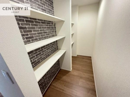 ���[�@�p���g���[�t���I���Ă�������A�H�ނ̃X�g�b�N���X�b�L�����ڂ��邱�Ƃ��ł��܂��I
���񌻒n�ł��m���߂��������B