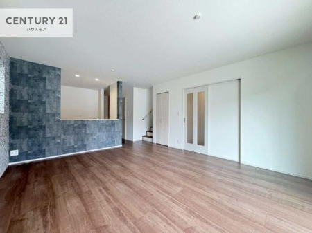 ���r���O�@��؂ȉƑ����W�܂邩�炱��LDK�ɂ͂�����肽���B
�q�����������C�ɏ΂��Ȃ��瑖�����Ă���p�����������u�L���Ƃɂ��ėǂ������v�Ǝv���u�Ԃł��B