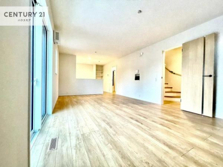 ���r���O�@�J�����̂���L�XLDK�I�\�t�@�[��_�C�j���O�e�[�u����u���Ă������ɂȂ�Ȃ��̂ŉ��K�ɉ߂����܂��I�R�~���j�P�[�V���������₷�����r���O�ł��I