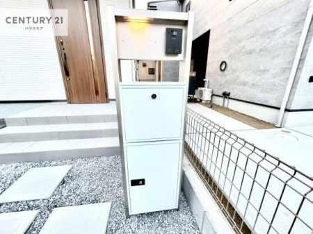 ���̑����n�@��z�{�b�N�X�t���Ȃ̂ŗ��炪�������Ƒ����Ĕz�B�̎�Ԃ��Ȃ����ו����󂯎��ĕ֗��ł��I