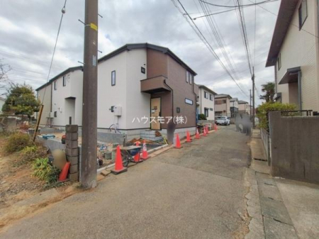 ���̑����n�@�O�ʓ��H4���I�z����ǍD�ȗ��n�ł��B
�Ԍɓ��ꂪ���ȕ������S�ł��ˁB