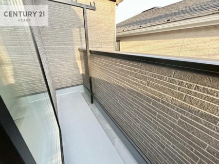 �o���R�j�[�@2��������o����\�ȃo���R�j�[�̂��߁A���󕨂�z�c�������X���[�Y�ɍs���A���X�̉Ǝ������ɗD��Ă��܂��B�����̋������痘�p�ł��邱�ƂŎg�����肪�ǂ��A�����X�^�C���ɍ��킹���_��Ȏg�������\�B