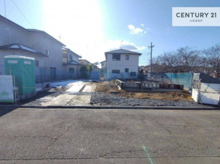 ���ԏ�@���ԃX�y�[�X��2�䕪����܂��I�Z�J���h�J�[�͂������A�o�C�N�⎩�]�ԂȂǂ��u���ꏊ�ɍ���܂���B�y���n�̔���J�Ò��z