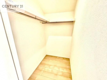 ���[�@�E�H�[�N�C���N���[�[�b�g�t���ł��B��������̂��m���Ȃǂ����[���Ă��������ł��ˁI���ɂ���@�������ȂǋG�ߕ��̑傫�ȉƓd�����[�ł��܂��B