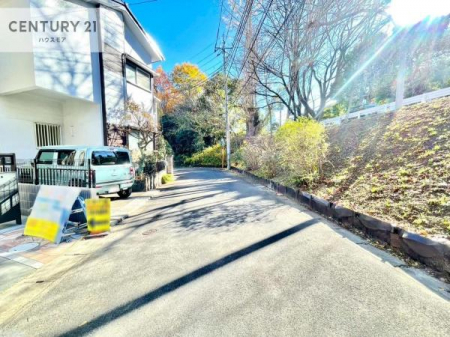 ���̑����n�@�O�ʓ��H5���I�z����ǍD�ȗ��n�ł��B
�Ԍɓ��ꂪ���ȕ������S�ł��ˁB