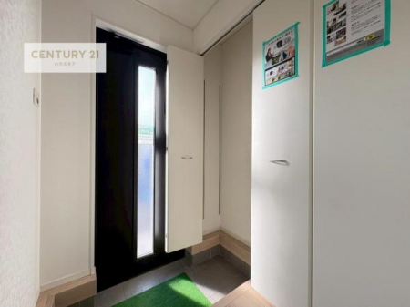 ���ց@�V���[�Y�{�b�N�X�t���Ȃ̂ŁA���ւ��Еt�����|�������₷���ł��I
�X�b�L���������ւŌ˂��J�����u�ԁA�������̂���S�n������Ԃ��o�}���Ă���܂��B