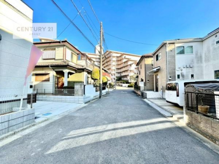 ���̑����n�@�O�ʓ��H��6���~4���I���邭�L�X�Ƃ������H�ł��I
���Ќ��n�ɂėz�����肨�m���߂��������I�I