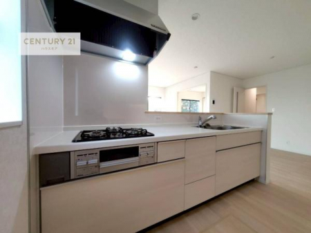 �L�b�`���@��l�C�̑Ζʎ��V�X�e���L�b�`�����̗p���Ă��܂��I���Ƒ��̃R�~���j�P�[�V���������R�Ƒ�����݌v�ł��B
���q�l�ɂ��ڂ��͂��̂Ŋ������ł��ˁB�L�X�g���ĉ��K�ɍ�Ƃ��i�݂܂��B