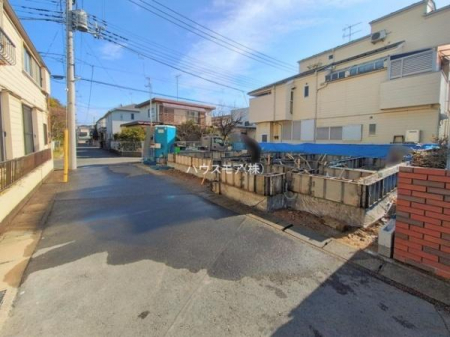 ���̑����n�@�O�ʓ��H�͊J��������4���~4���I�z����E�ʕ��ǍD�Ȋp�n�ł��B
�Ԍɓ��ꂪ���ȕ������S�ł��ˁB