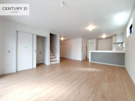 ���r���O�@��؂ȉƑ����W�܂邩�炱��LDK�ɂ͂�����肽���B
�q�����������C�ɏ΂��Ȃ��瑖�����Ă���p�����������u�L���Ƃɂ��ėǂ������v�Ǝv���u�Ԃł��B