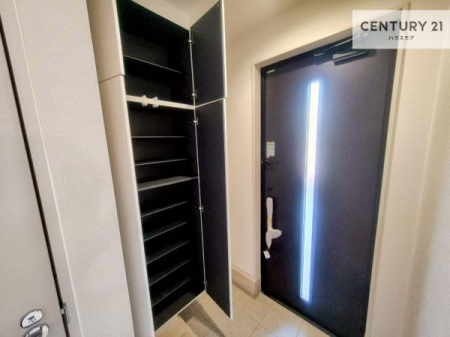 ���ց@�V���[�Y�{�b�N�X�t���Ȃ̂ŁA���ւ��Еt�����|�������₷���ł��I
�X�b�L���������ւŌ˂��J�����u�ԁA�������̂���S�n������Ԃ��o�}���Ă���܂��B