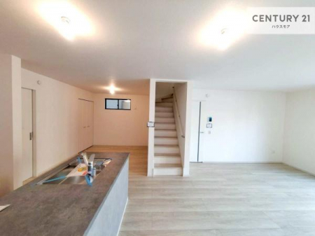 ���̑����ρ@���r���O�C���K�i�ŃR�~���j�P�[�V���������₷�����r���O�I�K�i�͖��邭�萠������Ă��܂��B���q�l�₲�N�z�̕������S���Ă����p�����܂��ˁI