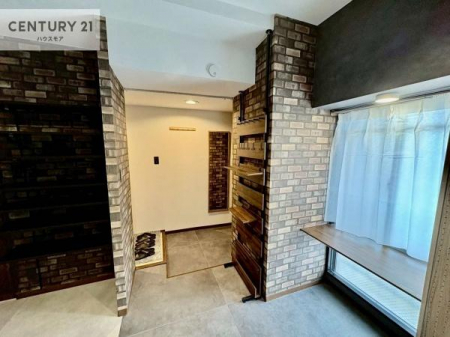 ���̑����ρ@�y�ԑ����̃T�[�r�X���[���ɁA�g������̗ǂ��J�E���^�[�t���B
��炵�̕����L����A���R�x�̍�����Ԃł��B