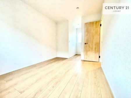 �m���@���[�X�y�[�X�����Ă��܂��I�������X�b�L�����ڂ��鎖���ł��܂��ˁB
�Ƌ��I�΂Ȃ��V���v���ȃf�U�C���ׁ̈A�Ƌ��I�΂����C�ɓ���̋�ԍ�肪�ł������ł��ˁB