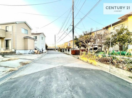 ���̑����n�@�O�ʓ��H��6���I�z����ǍD�ȗ��n�ł��B
�Ԍɓ��ꂪ���ȕ������S�ł��ˁB