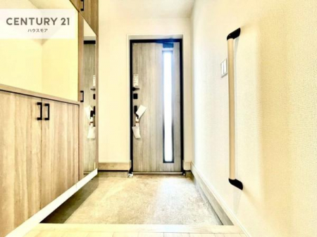 ���ց@�V���[�Y�{�b�N�X�t���Ȃ̂ŁA���ւ��Еt�����|�������₷���ł��I
�X�b�L���������ւŌ˂��J�����u�ԁA�������̂���S�n������Ԃ��o�}���Ă���܂��B