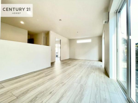 ���r���O�@�傫�ȑ����炽���Ղ�̗z���������閾�邢���r���O�B�J�����̂��郊�r���O�ŉƑ��c���̂��났�̎��Ԃ��߂����܂��I