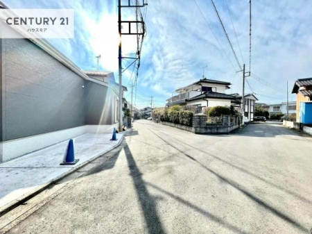 ���̑����n�@�O�ʓ��H��6���I�z����ǍD�ȗ��n�ł��B
�Ԍɓ��ꂪ���ȕ������S�ł��ˁB