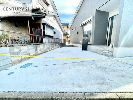 ���ԏ�@���ԃX�y�[�X��2�䕪����܂��I�Z�J���h�J�[�͂������A�o�C�N�⎩�]�ԂȂǂ��u���ꏊ�ɍ���܂���B