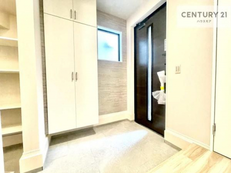 ���ց@�V���[�Y�{�b�N�X�t���Ȃ̂ŁA���ւ��Еt�����|�������₷���ł��I
�X�b�L���������ւŌ˂��J�����u�ԁA�������̂���S�n������Ԃ��o�}���Ă���܂��B