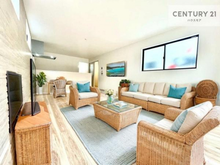 ���r���O�@�Ƌ��CG�p�[�X�ł��B�J�����̂���L�XLDK�I�\�t�@�[��_�C�j���O�e�[�u����u���Ă������ɂȂ�Ȃ��̂ŉ��K�ɉ߂����܂��I�R�~���j�P�[�V���������₷�����r���O�ł��I