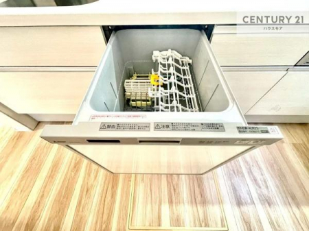 �L�b�`���@�H��@�t���̃L�b�`���ł��I�Z���������r��h�~�Ƃ��đ�ϊ��􂷂�֗��Ȏd�l�ł��I�r���g�C���Ȃ̂ŃL�b�`���̏ꏊ����炸�����X�y�[�X���L���g�����Ƃ��o���܂��I