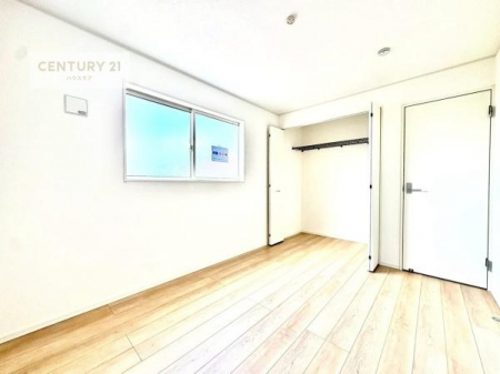 ���[�@�����Ղ�̎��[�X�y�[�X�ŁA��炵���������萮���Z�܂��B�Ƒ��̉ו������ꂢ�ɕЕt���A���������K�ɉ߂����܂��B