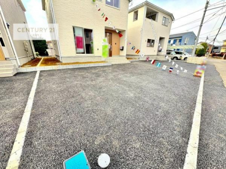 ���ԏ�@���ԃX�y�[�X��2�䕪����܂��I�Z�J���h�J�[�͂������A�o�C�N�⎩�]�ԂȂǂ��u���ꏊ�ɍ���܂���B