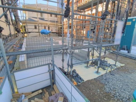 ���ԏ�@���ԃX�y�[�X��2�䕪����܂��I�Z�J���h�J�[�͂������A�o�C�N�⎩�]�ԂȂǂ��u���ꏊ�ɍ���܂���B