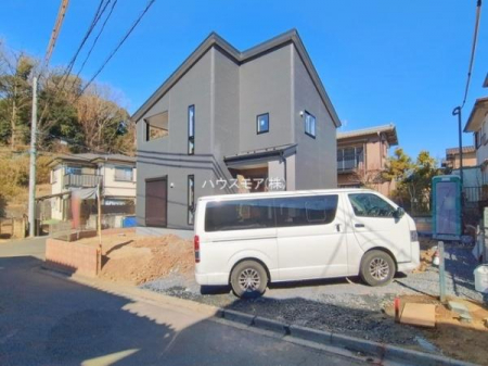 ���ԏ�@���ԃX�y�[�X��4�䕪����܂��I�Z�J���h�J�[�͂������A�o�C�N�⎩�]�ԂȂǂ��u���ꏊ�ɍ���܂���B