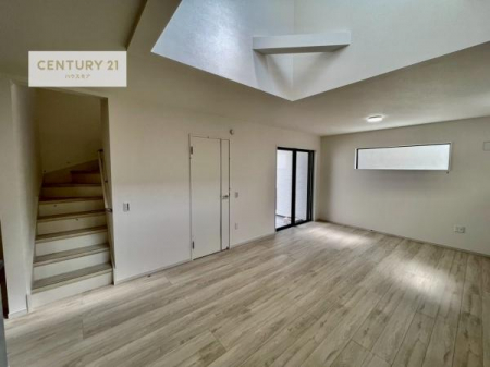 ���r���O�@���r���O�C���K�i�ŃR�~���j�P�[�V���������₷�����r���O�I
�L�X���Ă���̂Ń\�t�@�[��_�C�j���O�e�[�u����u���Ă������ɂȂ炸���K�ɉ߂����܂��I