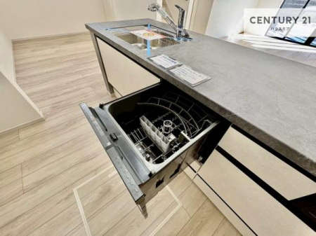 �L�b�`���@�H��@�t���̃L�b�`���ł��I�Z���������r��h�~�Ƃ��đ�ϊ��􂷂�֗��Ȏd�l�ł��I�r���g�C���Ȃ̂ŃL�b�`���̏ꏊ����炸�����X�y�[�X���L���g�����Ƃ��o���܂��I