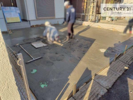 ���ԏ�@���ԃX�y�[�X��2�䕪����܂��I�Z�J���h�J�[�͂������A�o�C�N�⎩�]�ԂȂǂ��u���ꏊ�ɍ���܂���B