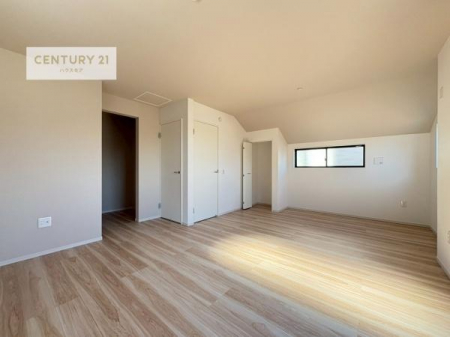 ���r���O�ȊO�̋����@�Ԏd�؂�Ή��\�I���[�X�y�[�X���[���I�������X�b�L�����ڂ��鎖���ł��܂��ˁB
�Ƌ��I�΂Ȃ��V���v���ȃf�U�C���ׁ̈A�Ƌ��I�΂����C�ɓ���̋�ԍ�肪�ł������ł��ˁB