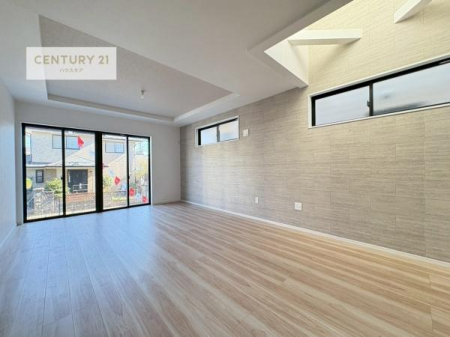 ���r���O�@�傫�ȑ����炽���Ղ�̗z���������閾�邢���r���O�B�J�����̂��郊�r���O�ŉƑ��c���̂��났�̎��Ԃ��߂����܂��I