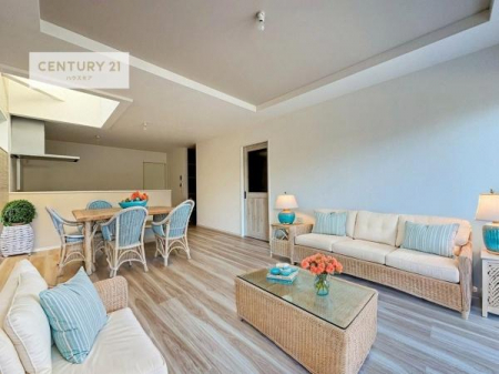 ���r���O�@�Ƌ��CG�p�[�X�ł��B�J�����̂���L�XLDK�I�\�t�@�[��_�C�j���O�e�[�u����u���Ă������ɂȂ�Ȃ��̂ŉ��K�ɉ߂����܂��I