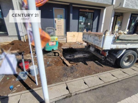 ���ԏ�@���ԃX�y�[�X��2�䕪����܂��I�Z�J���h�J�[�͂������A�o�C�N�⎩�]�ԂȂǂ��u���ꏊ�ɍ���܂���B(�Ԏ�ɂ��܂��B)