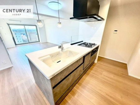 �L�b�`���@��l�C�̑Ζʎ��V�X�e���L�b�`�����̗p���Ă��܂��I���Ƒ��̃R�~���j�P�[�V���������R�Ƒ�����݌v�ł��B
���q�l�ɂ��ڂ��͂��̂Ŋ������ł��ˁI�L�X�g���ĉ��K�ɍ�Ƃ��i�݂܂��B