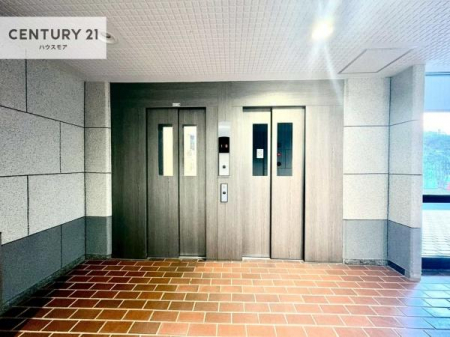 ���̑����p���@�G���x�[�^�[�����̃}���V�����ŁA�d���ו���x�r�[�J�[�̈ړ������K�B�����̐��������X���[�Y�ɂȂ�܂��B