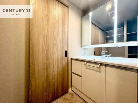 ���ʑ�E���ʏ��@�O�ʋ��d�l�̐��ʏ��́A�g�����Ȃ݂����₷������I���͎��[�ɂȂ��Ă��܂��B�h���C���[�₨���ϓ����Еt������̂Ő��ʑ������X�b�L���ƌ����邱�Ƃ��o���܂��I