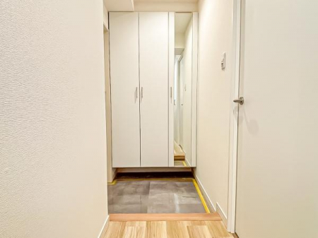 ���ց@�V���[�Y�{�b�N�X�t���Ȃ̂ŁA���ւ��Еt�����|�������₷���ł��I
�X�b�L���������ւŌ˂��J�����u�ԁA�������̂���S�n������Ԃ��o�}���Ă���܂��B