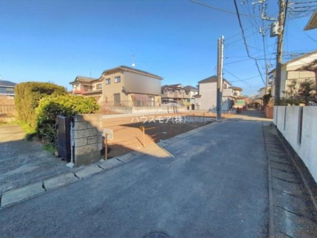 ���̑����n�@�O�ʓ��H��4���I�z����ǍD�ȗ��n�ł��B
�Ԍɓ��ꂪ���ȕ������S�ł��ˁB