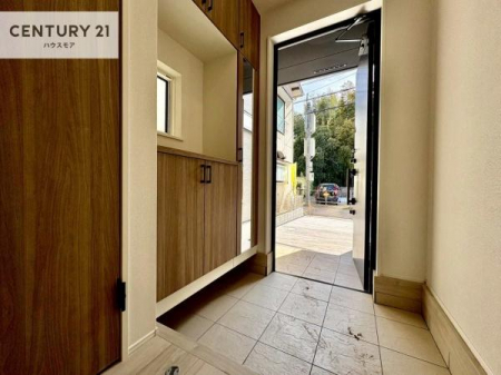 ���ց@�V���[�Y�{�b�N�X�t���Ȃ̂ŁA���ւ��Еt�����|�������₷���ł��I
�X�b�L���������ւŌ˂��J�����u�ԁA�������̂���S�n������Ԃ��o�}���Ă���܂��B